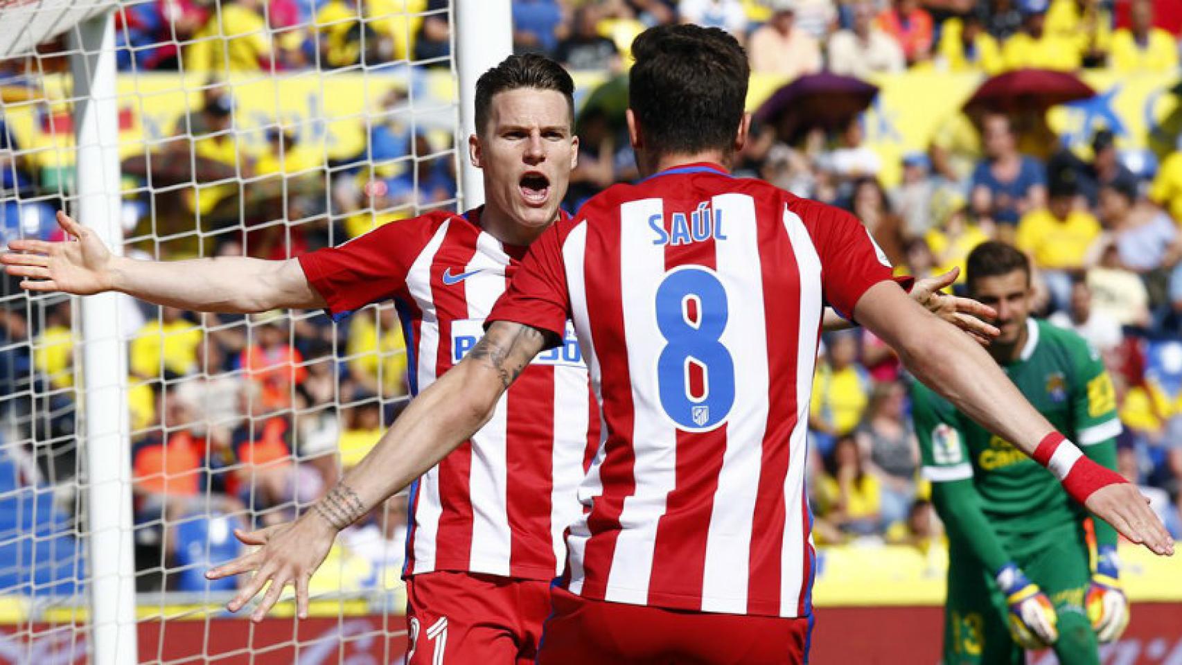 Saúl y Gameiro celebran un gol ante Las Palmas. Foto: Twitter (@Atleti)