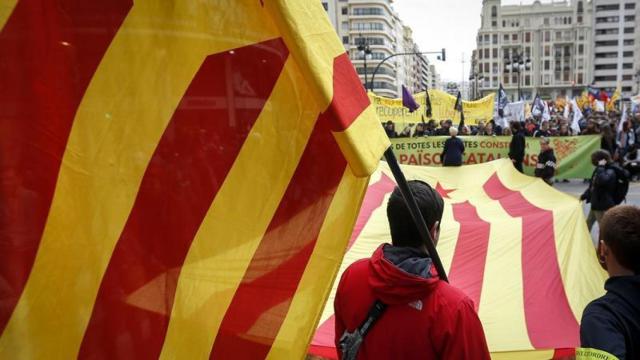 Esteladas en la manifestación de Valencia.