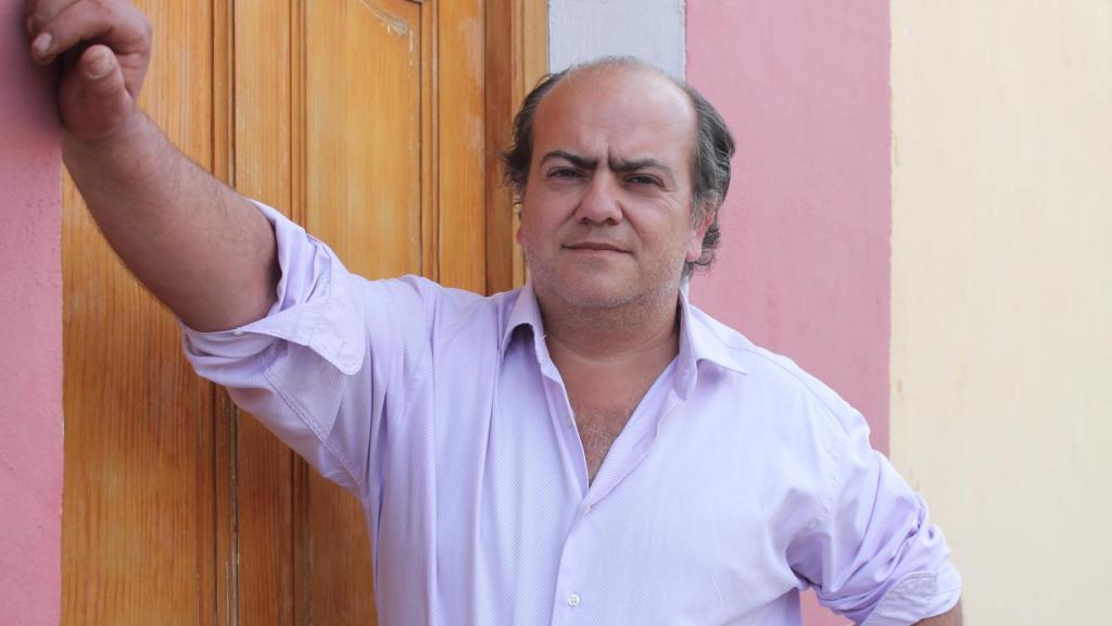 José Antonio Zapata, en la puerta de su casa en La Aljorra.