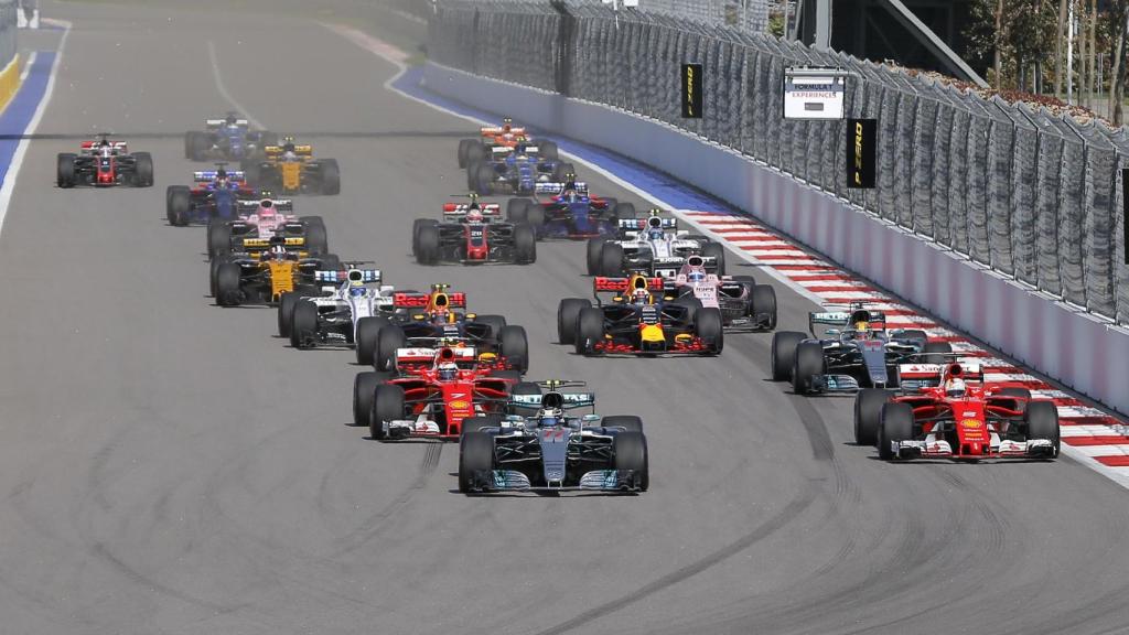 El finlandés toma la delantera en la salida de la carrera.