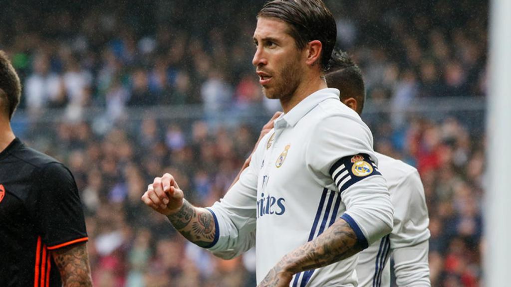 Sergio Ramos durante un lanzamiento de córner Fotógrafo: Manu Laya / El Bernabéu