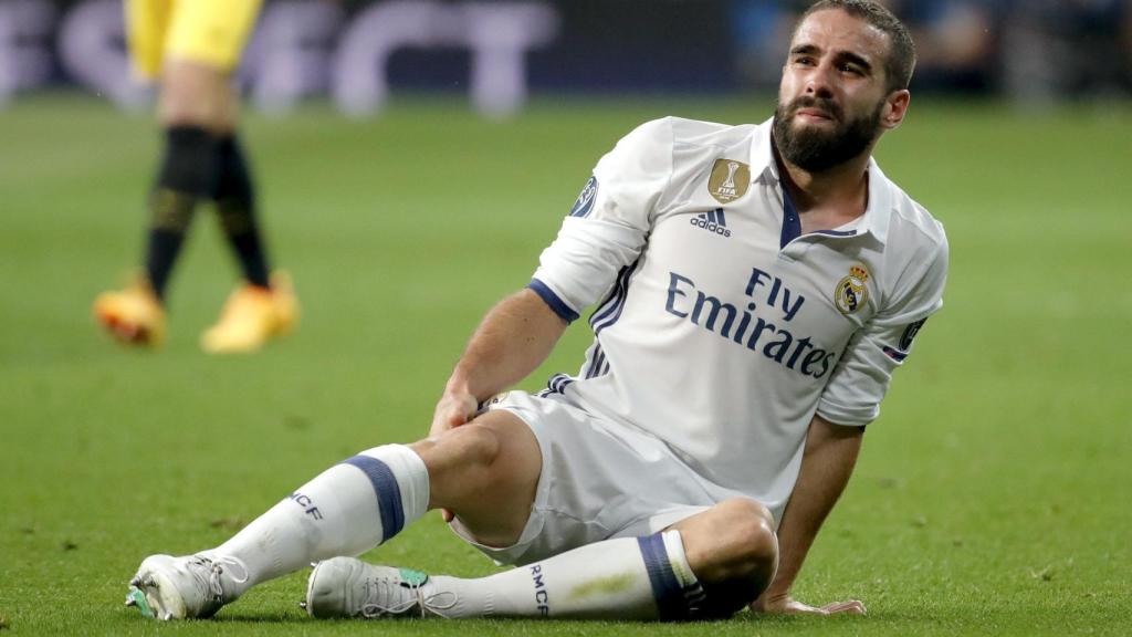 Carvajal se duele tras lesionarse contra el Atlético de Madrid.