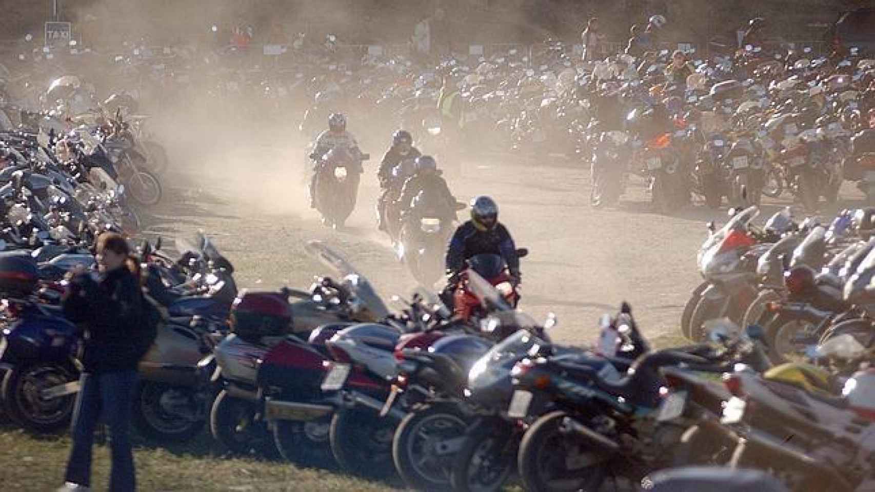 Este año se prevén cerca de 300.000 desplazamientos durante el fin de semana, en su mayoría, de motociclistas.