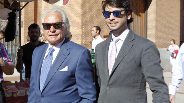 Miguel Palomo Danko con su padre, Sebastian Palomo Linares, en la Feria de San Isidro 2015.