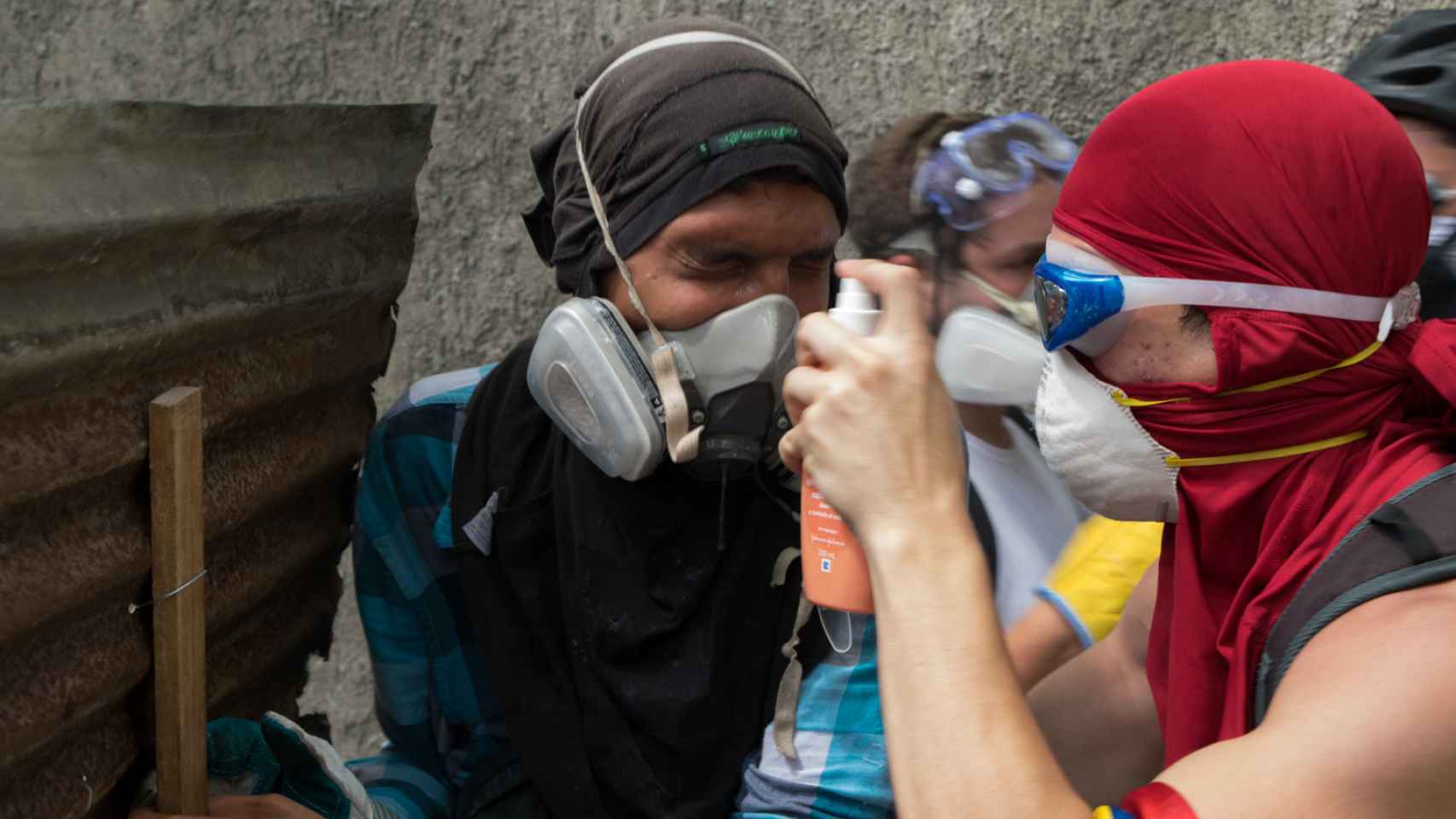 24 horas con un opositor venezolano: así es la represión en las calles de Venezuela