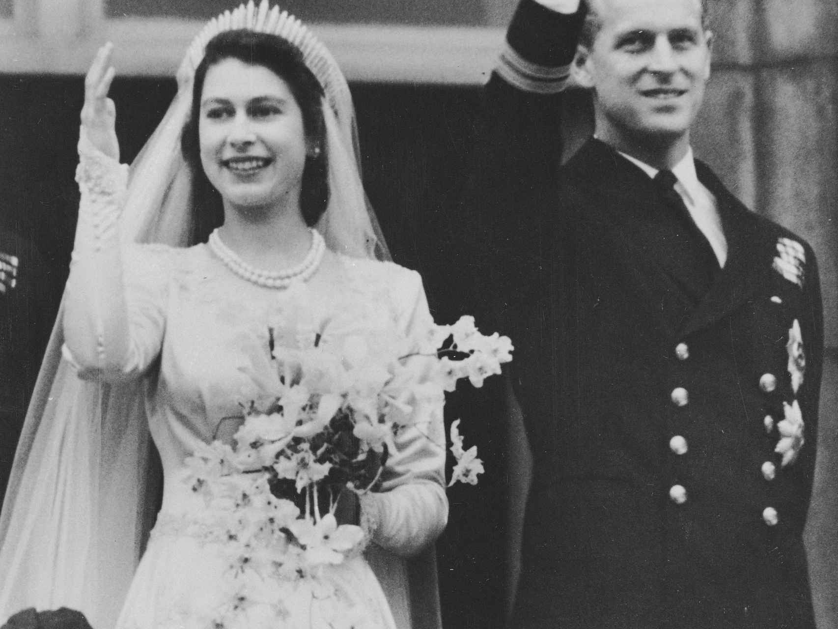 Isabel II y Felipe de Edimburgo, el día de su boda.