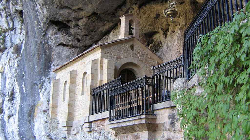 Santa Cueva de Covadonga