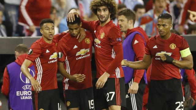 Los jugadores del United celebran el gol en Balaídos.