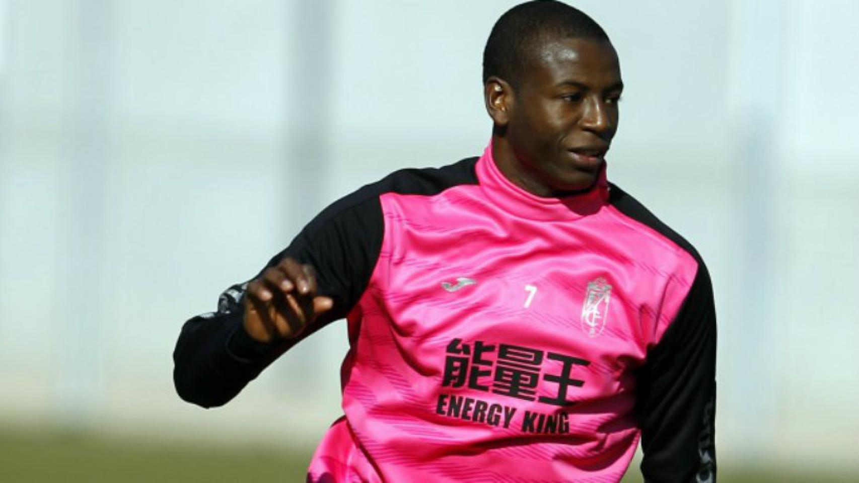 Adrián Ramos entrenando con el Granada. Foto. granadacf.es