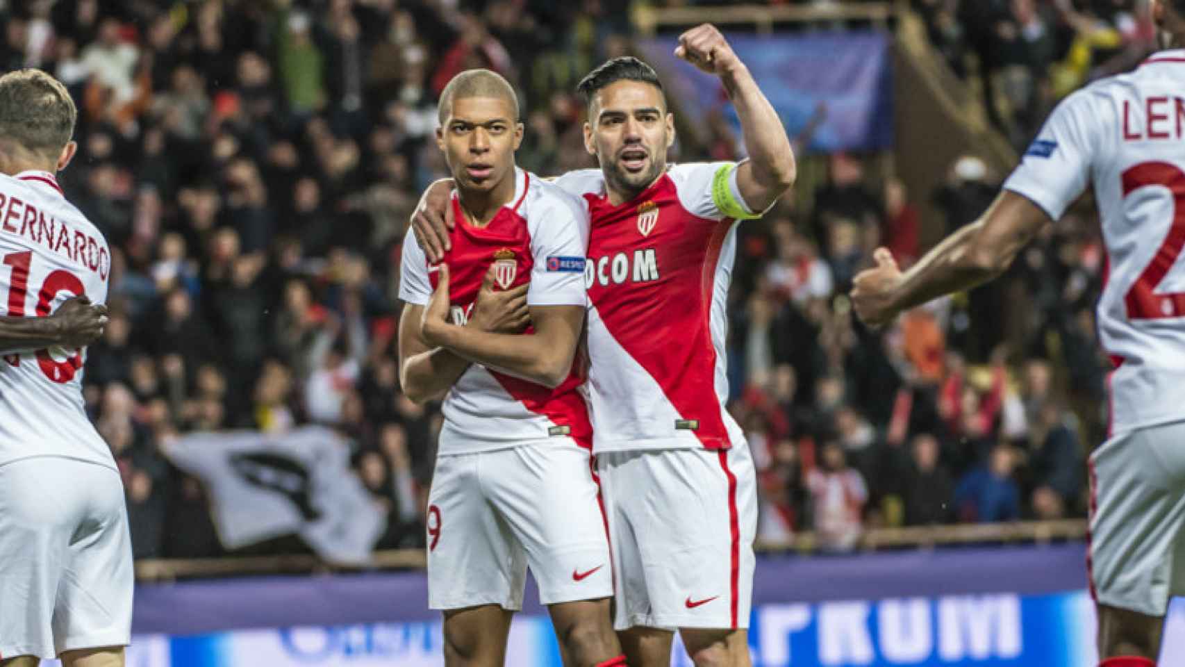 Mbappé y Falcao celebran un gol   Foto: asmonaco.com