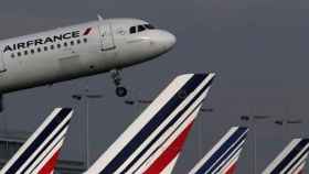 Un avión de Air France-KLM en el aeropuerto parisino de Charles de Gaulle.