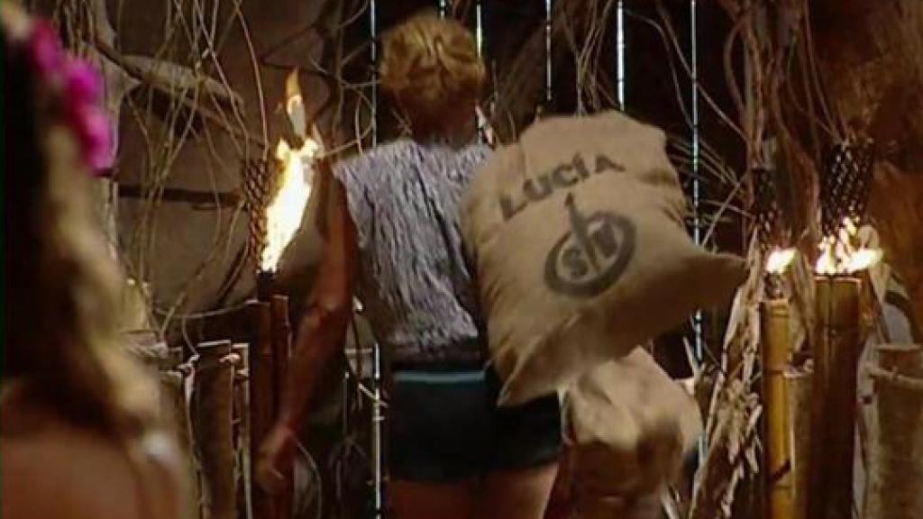 Lucía abandonando el concurso.