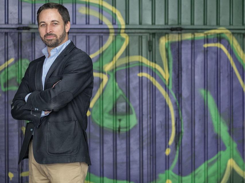 Santiago Abascal lleva un arma encima.