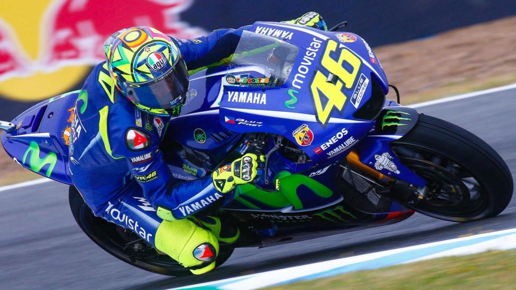 Valentino Rossi traza un viraje, durante la primera jornada de entrenamientos en Jerez.