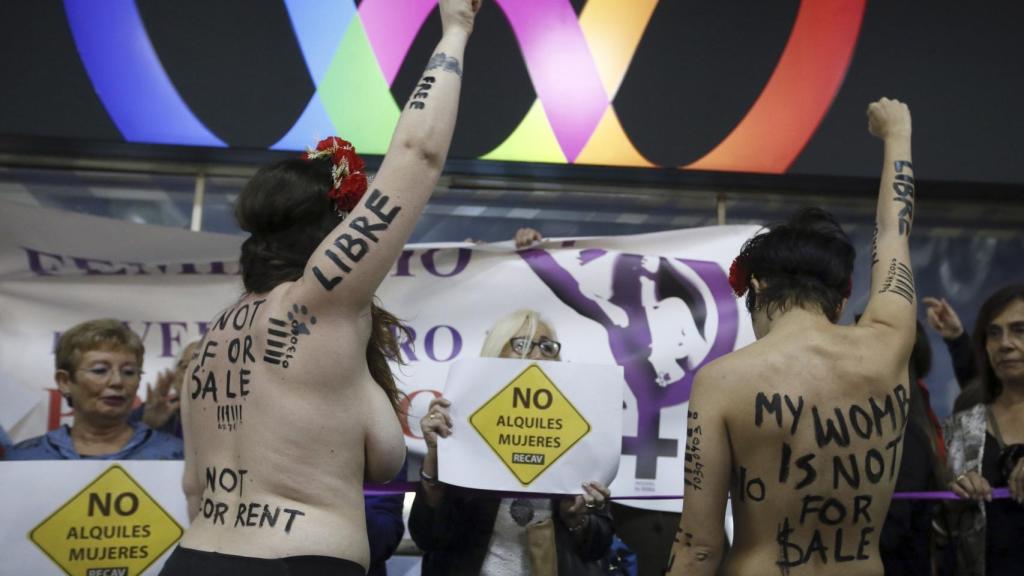 Activistas durante la protesta.