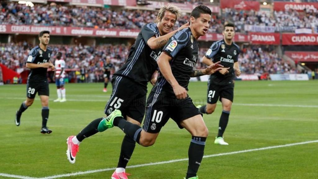 James celebra su segundo gol