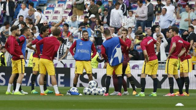 Calentamiento Real Madrid - Atleti Foto Twitter (@Atleti)