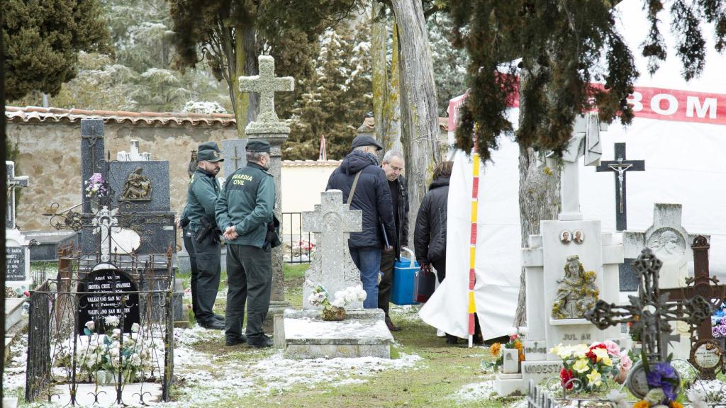 Momento de la exhumación de los restos de Leoncio.