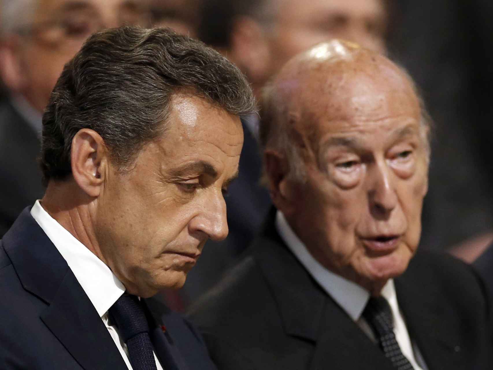 Sarkozy junto a Giscard.