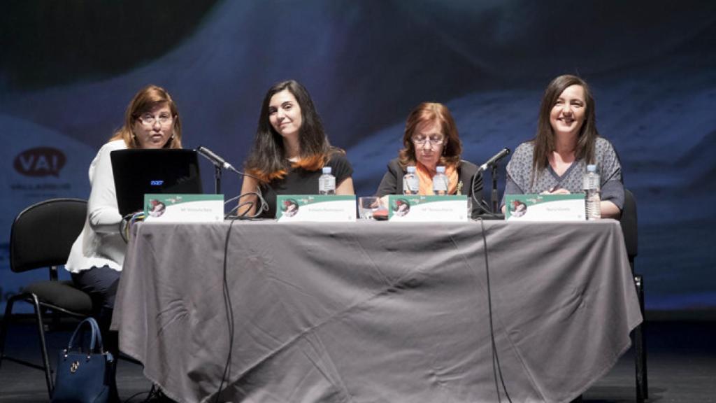 Valladolid-feminismo-mesa-redonda-feria-libro