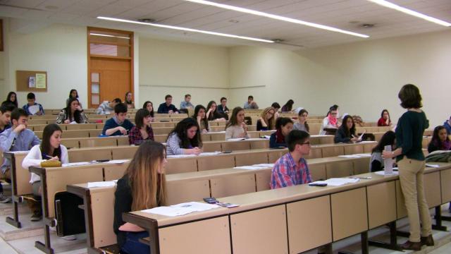 El interior de un aula en la Universidad de Salamanca.