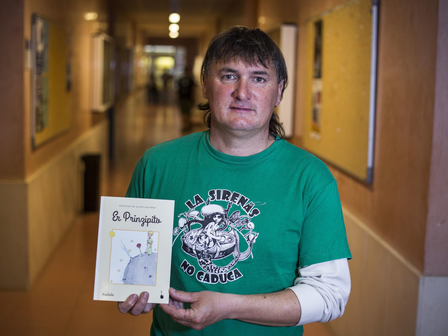 Juan Porras Blanco, autor de Er Prinzipito, adaptación del clásico al andaluz.