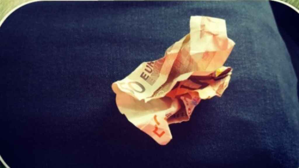 El billete de 50 euros que utilizó Carlos Llaca para concienciar a sus alumnos sobre el 'bullying'.