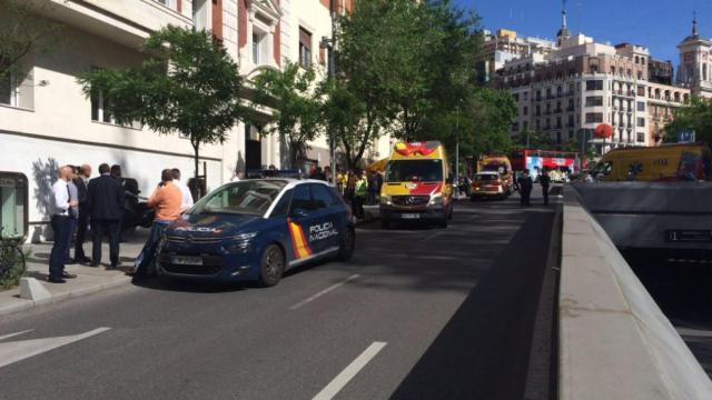 Mueren dos jóvenes de 17 años en Madrid tras desprenderse el suelo del ascensor y caer al vacío