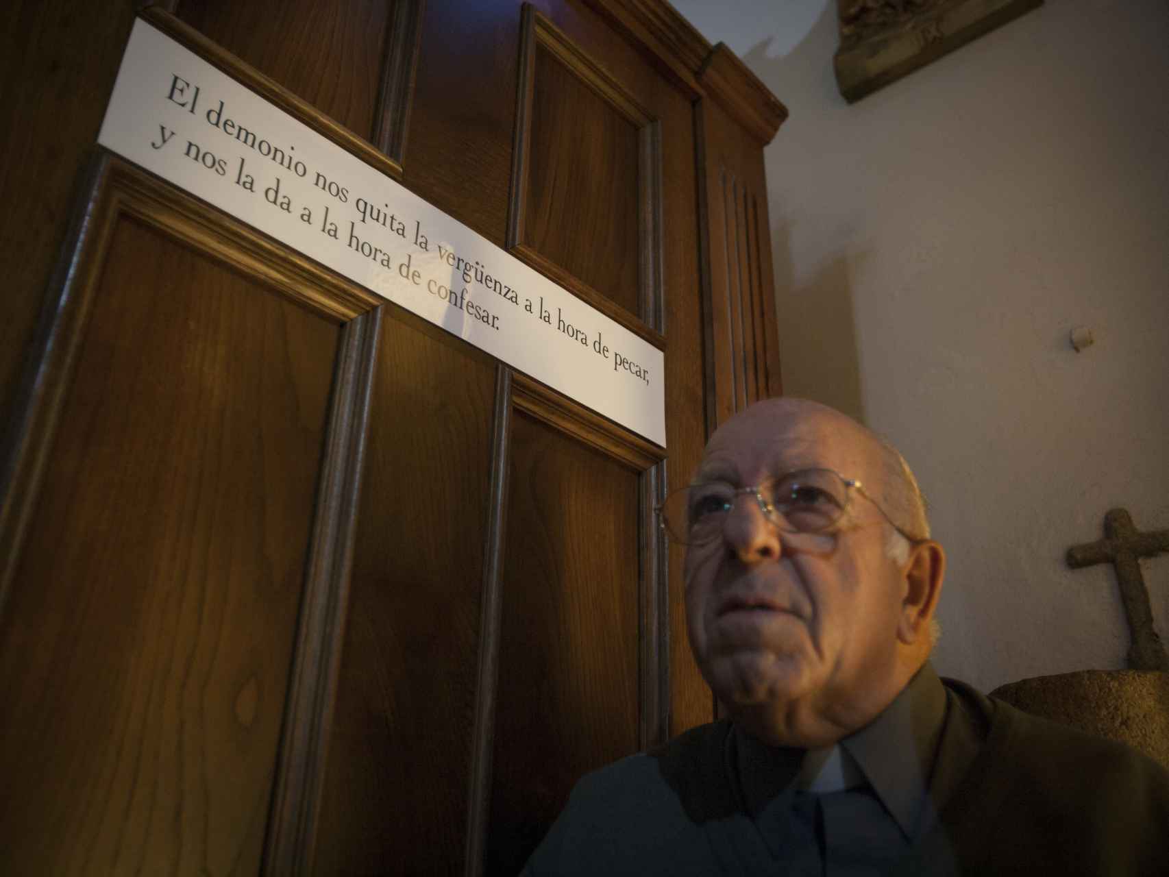 Portela, uno de los mayores exorcistas de España, dejará de ejercer como párroco.