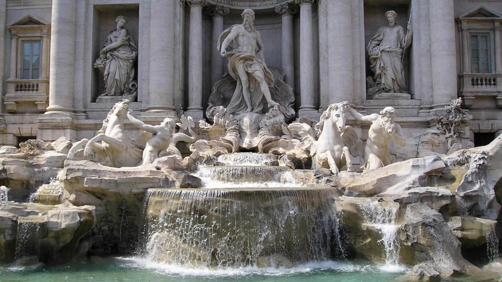 Roma estudia que los turistas no se detengan ante la Fontana de Trevi.