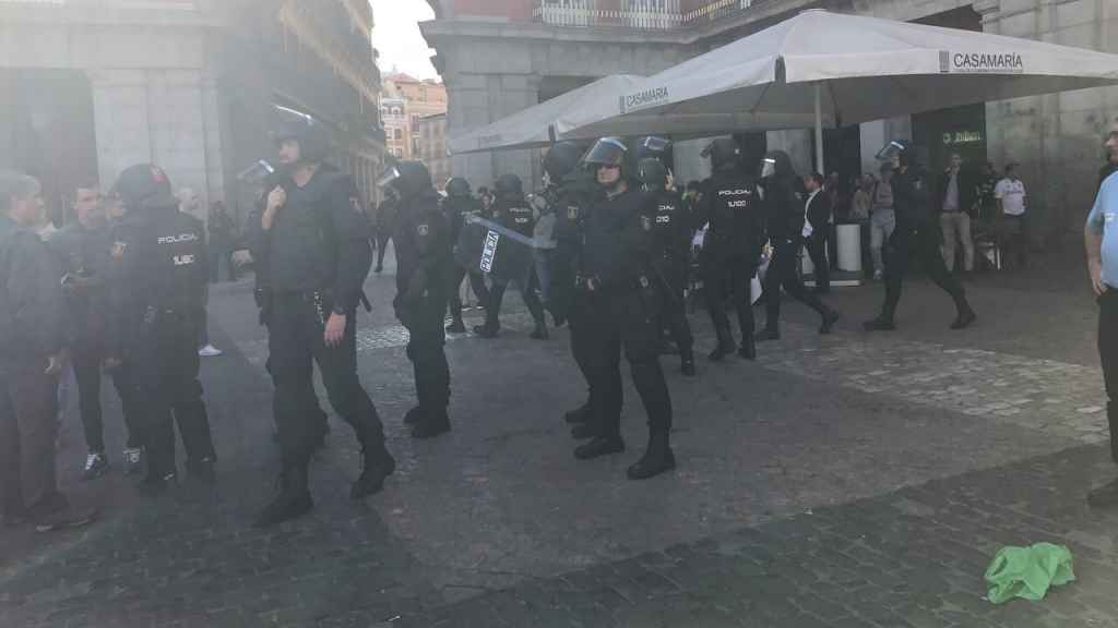 La Policía Nacional en la Plaza Mayor de Madrid este miércoles.