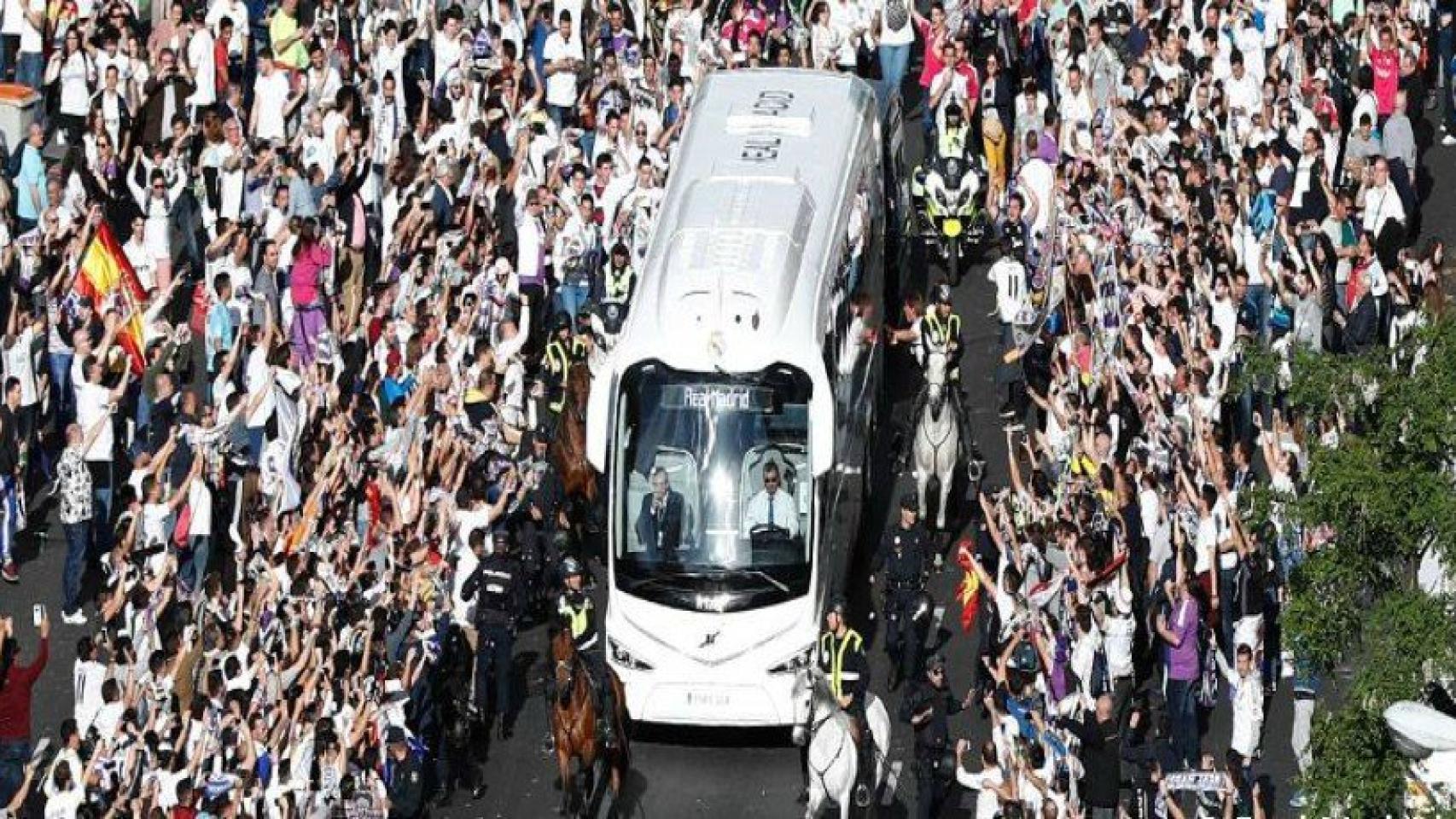 Recibimiento al autobús del Real Madrid