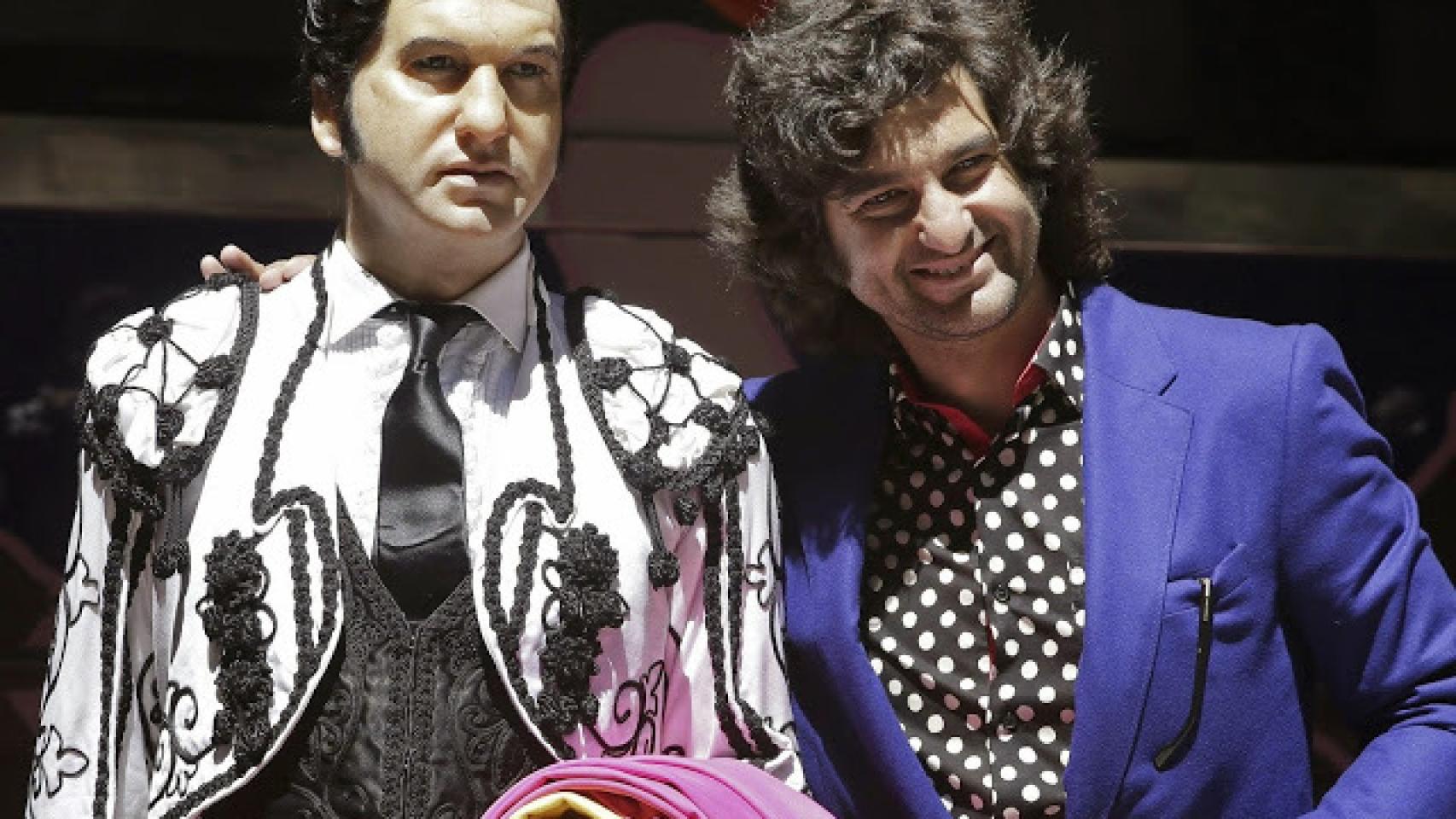 Morante de la Puebla posa con su figura de cera