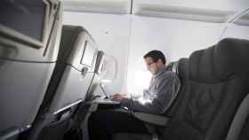 La medida impedirá a los viajeros de negocios trabajar en los largos vuelos transatlánticos
