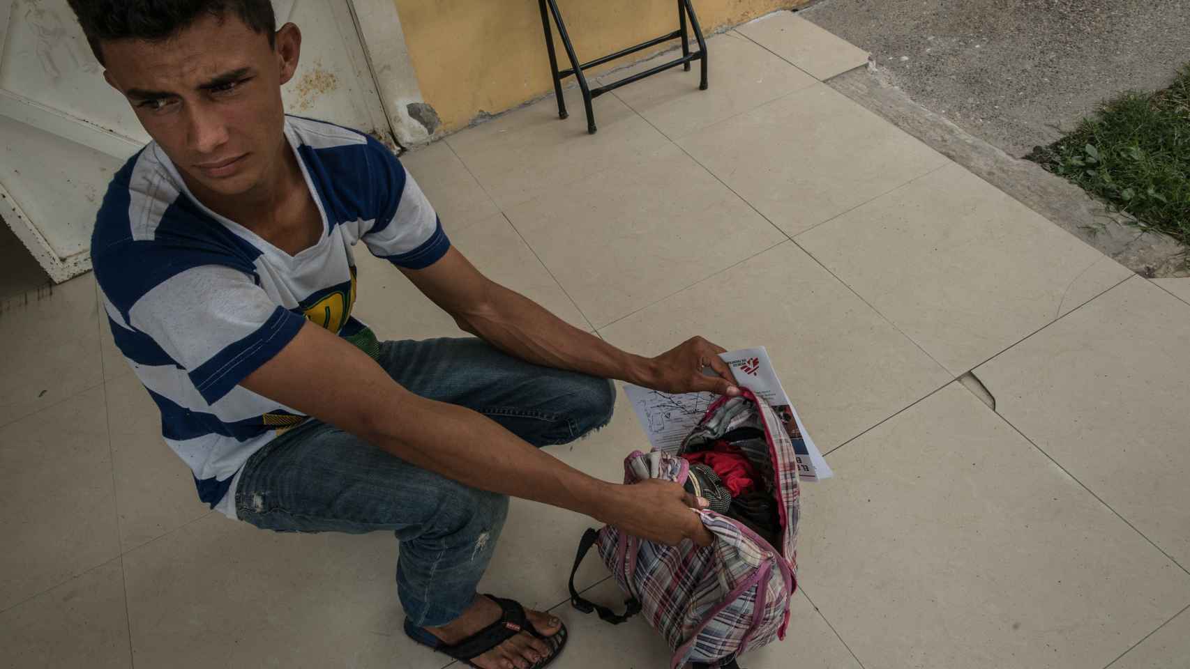 Víctor, hondureño de 20 años, acaba de llegar al refugio. Las pandillas en Honduras mataron a su tío y se vio obligado a huir .