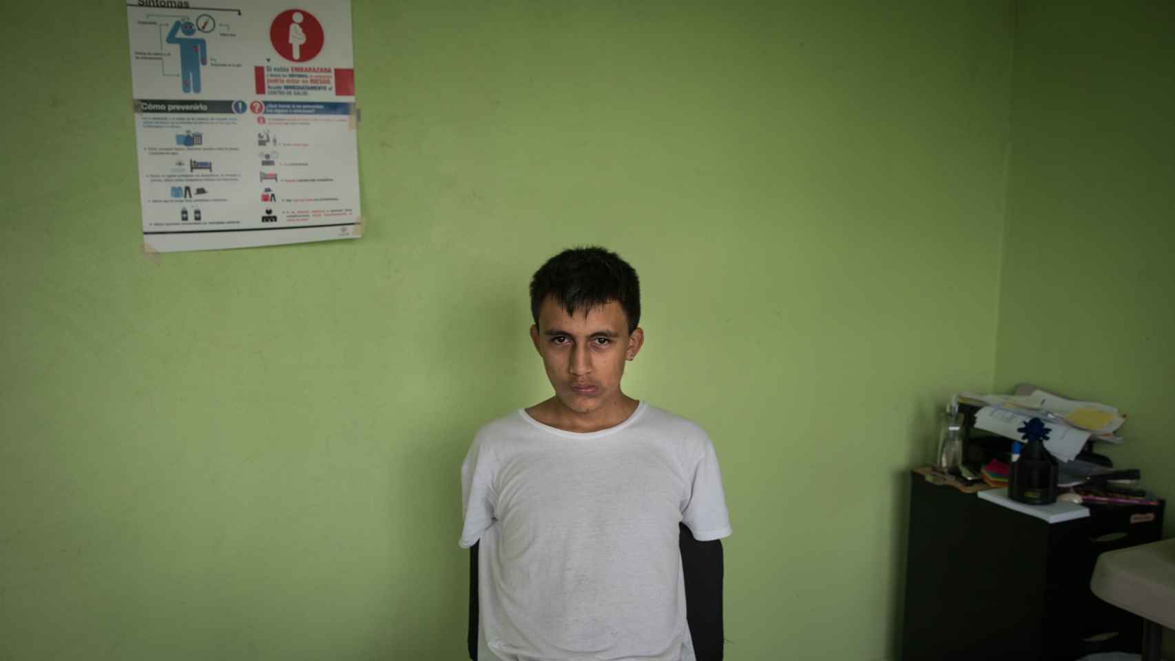 Alex, hondureño de 15 años  tuvo que huir porque las pandillas le amenazaban de muerte
