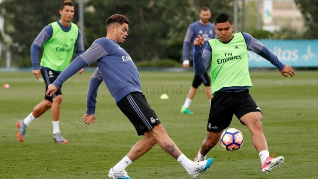 Pepe lucha contra Casemiro