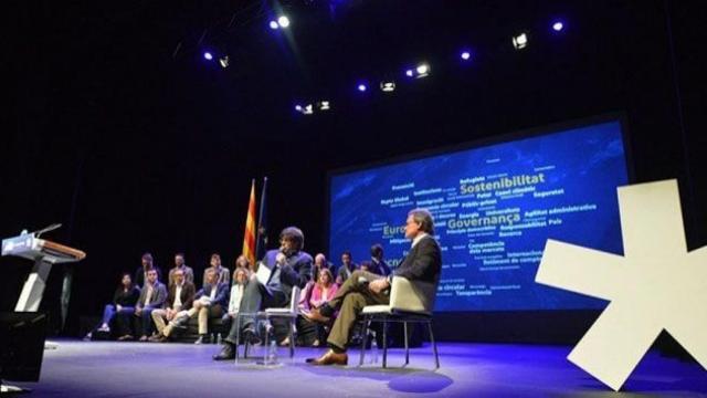 El presidente catalán, Carles Puigdemont y expresidente Artur Mas