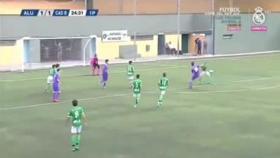 Theo Zidane marcando un gol con el Cadete B