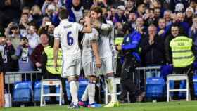 El Real Madrid celebrando el gol de la vitoria ante el Betis. Foto: Lucía Contreras/El Bernabéu