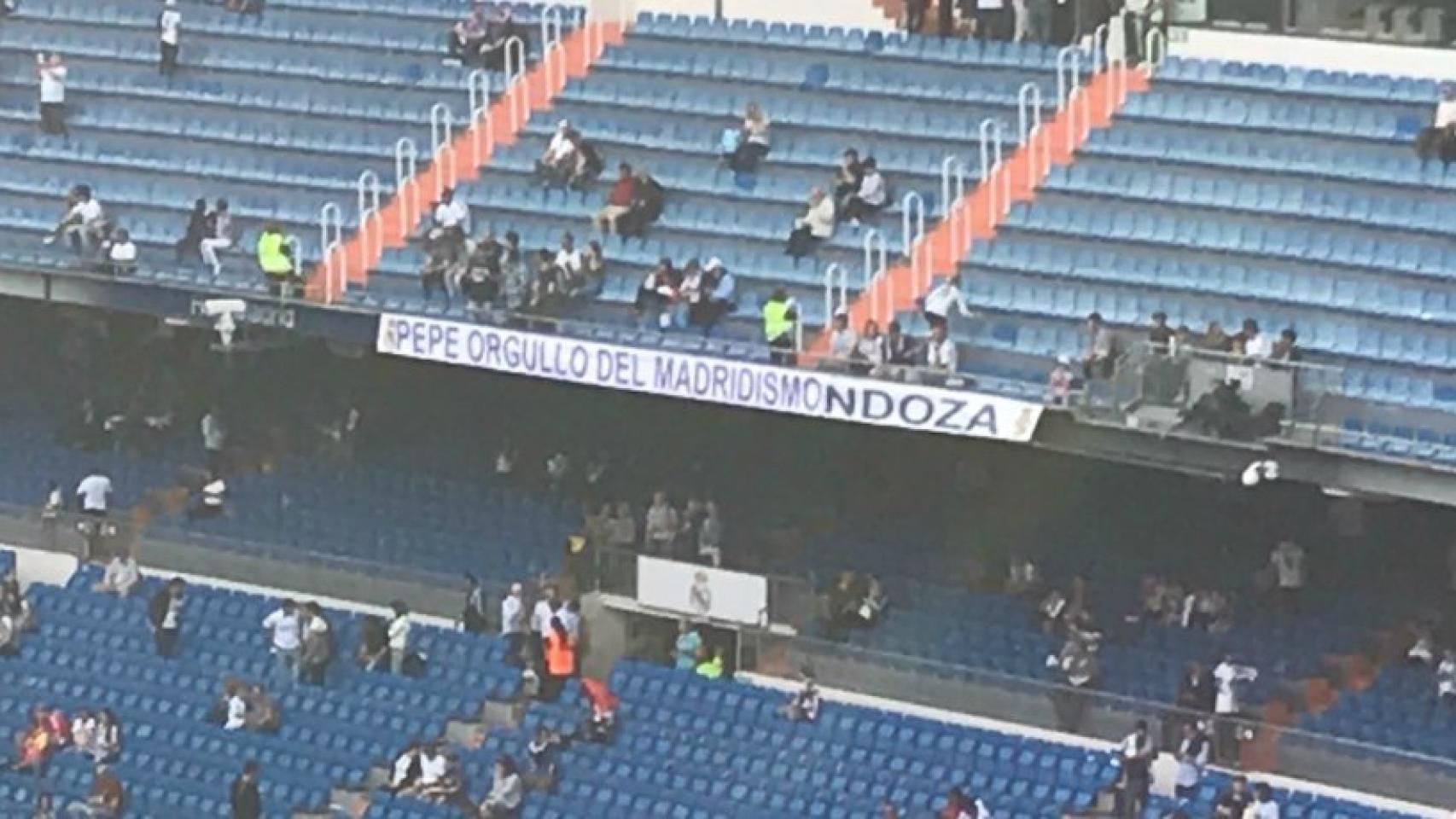 El Bernabéu homenajea a Pepe