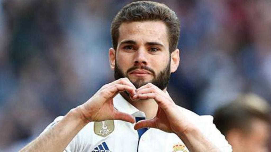 Nacho Fernández celebra un gol con el Real Madrid