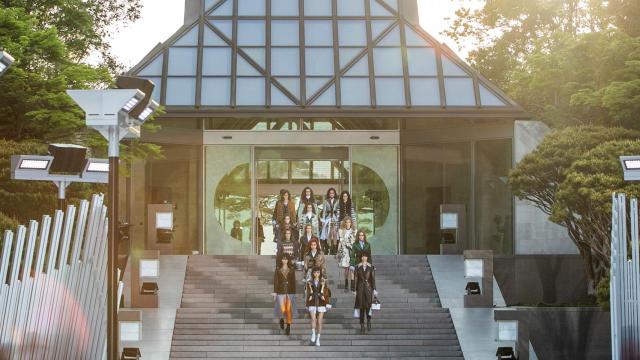 Desfile de Louis Vuitton Resort 2018 en Japón. | Foto: Getty Images.