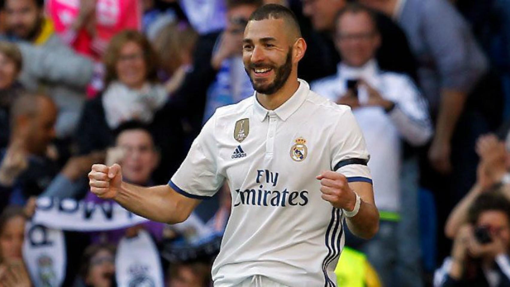 Benzema celebra el gol ante el Alavés