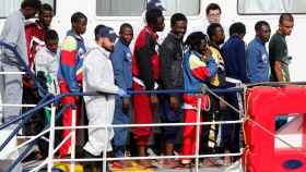 Un grupo de migrantes que desembarcaron en Sicilia el pasado 6 de mayo