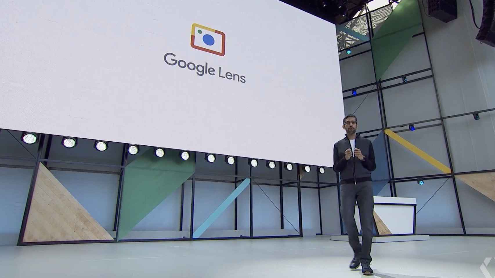 Google Lens, Assistant llevado a la cámara
