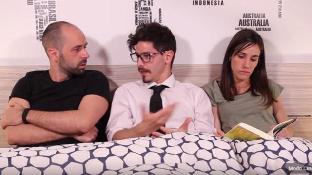 El traductor de parejas en una estampa cotidiana, las charlas antes de dormir