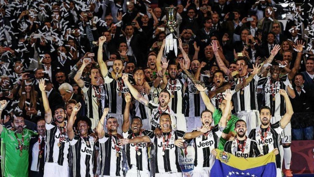 La Juve celebra la Copa. Foto: Twitter (@juventusfc)