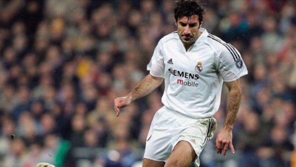 Luis Figo durante un partido del Madrid. Foto: Twitter (@luisfigo)