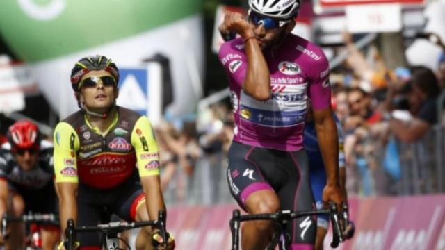 Fernando Gaviria gana su cuarta etapa en el Giro.